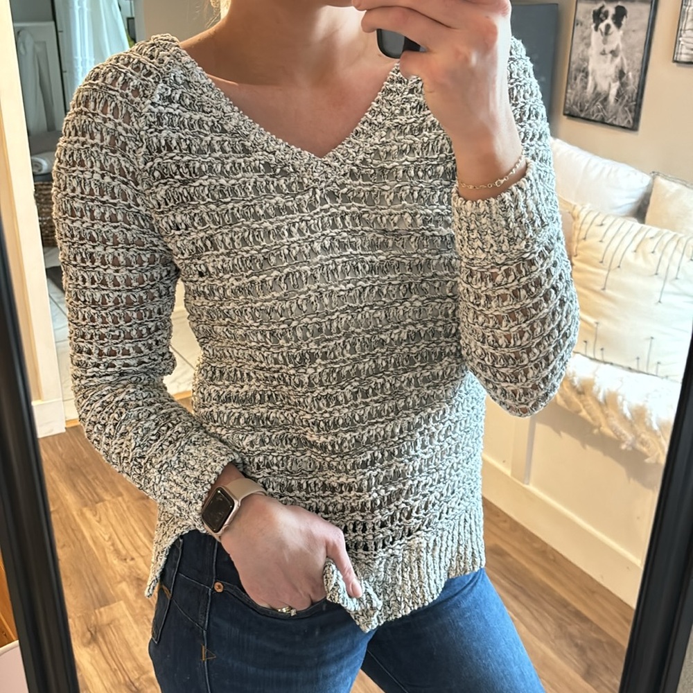 Women’s Loft cable knit sweater